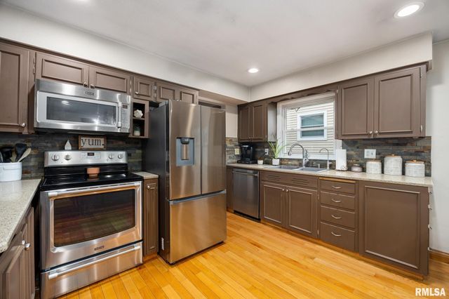 1500 HIGHWOOD Avenue, Pekin, IL 61554