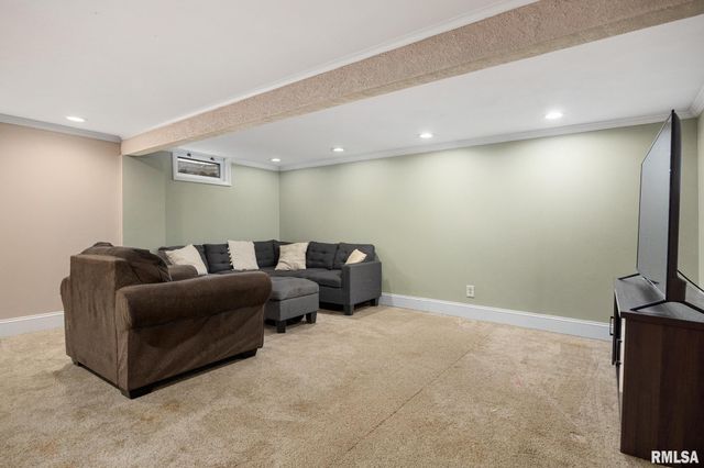 1500 HIGHWOOD Avenue, Pekin, IL 61554