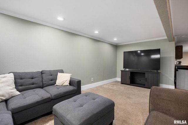 1500 HIGHWOOD Avenue, Pekin, IL 61554