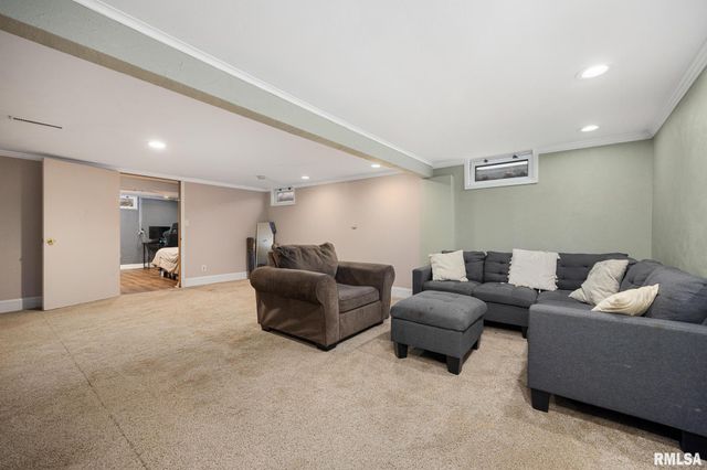 1500 HIGHWOOD Avenue, Pekin, IL 61554