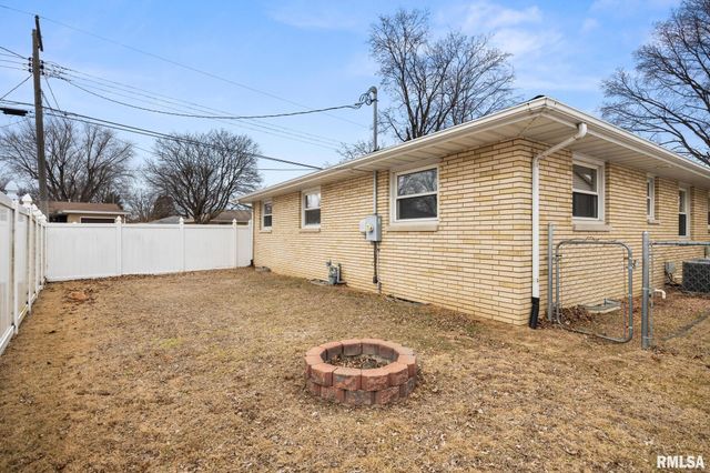 1500 HIGHWOOD Avenue, Pekin, IL 61554