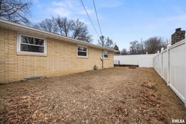 1500 HIGHWOOD Avenue, Pekin, IL 61554