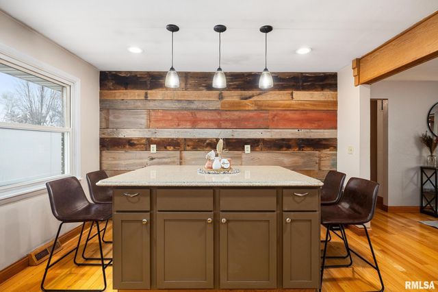 1500 HIGHWOOD Avenue, Pekin, IL 61554