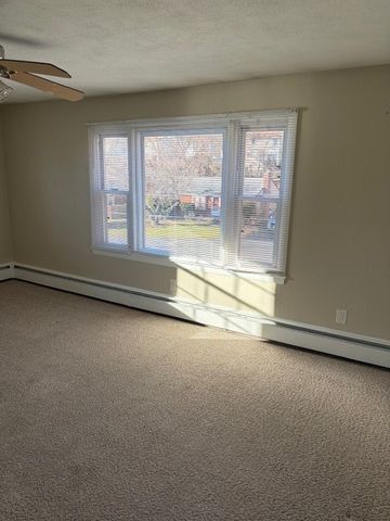 22 Laurel Lane 2, Lincoln, RI 02865