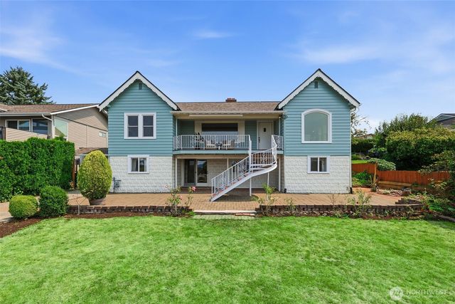 1209 S Sunset Drive, Tacoma, WA 98465