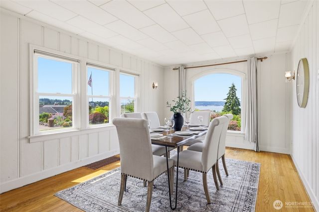 1209 S Sunset Drive, Tacoma, WA 98465