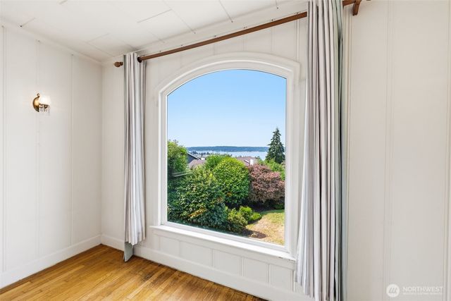 1209 S Sunset Drive, Tacoma, WA 98465