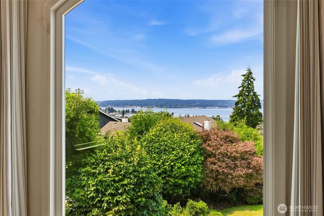 1209 S Sunset Drive, Tacoma, WA 98465