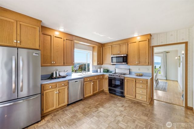 1209 S Sunset Drive, Tacoma, WA 98465