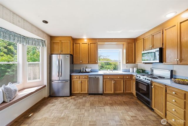 1209 S Sunset Drive, Tacoma, WA 98465