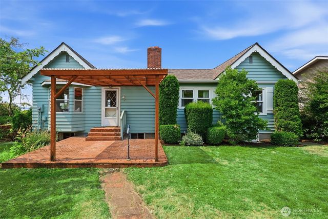 1209 S Sunset Drive, Tacoma, WA 98465