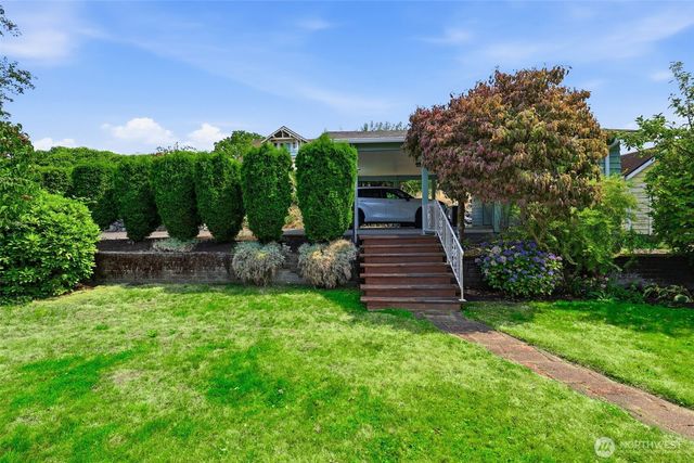 1209 S Sunset Drive, Tacoma, WA 98465
