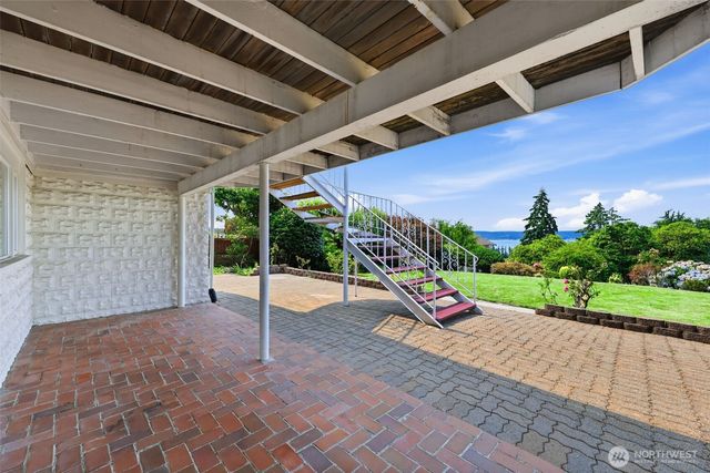 1209 S Sunset Drive, Tacoma, WA 98465