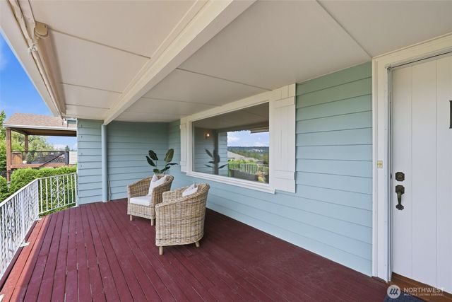 1209 S Sunset Drive, Tacoma, WA 98465