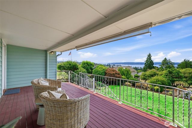 1209 S Sunset Drive, Tacoma, WA 98465