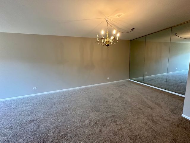 909 E Kenilworth Avenue 420, Palatine, IL 60074