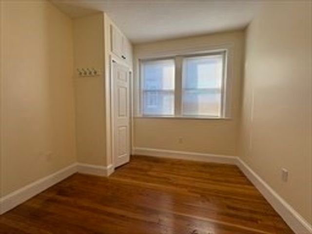 73 Thatcher St 201, Brookline, MA 02446