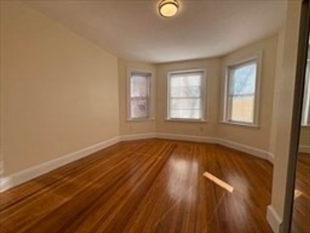 73 Thatcher St 201, Brookline, MA 02446