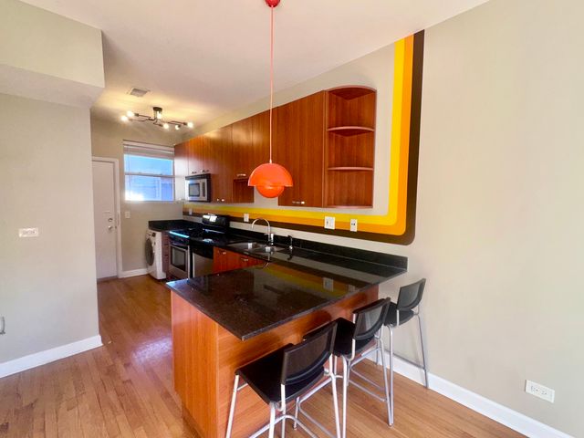 1334 W Estes Avenue 3S, Chicago, IL 60626