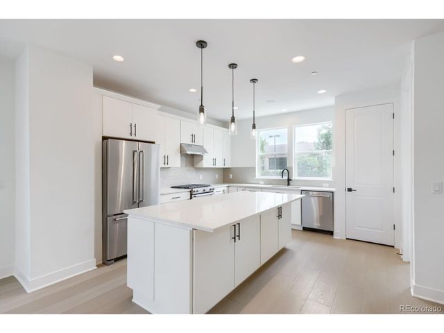 10904 E Hinsdale Cir, Centennial, CO 80112