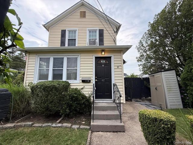 42 Whitney Avenue, Syosset, NY 11791