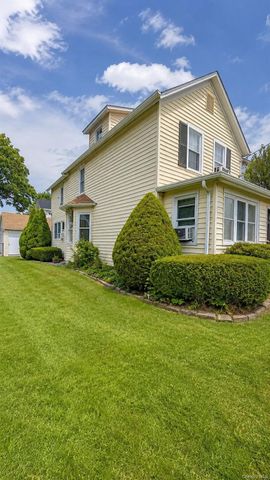 42 Whitney Avenue, Syosset, NY 11791