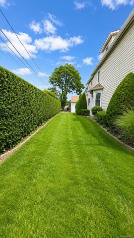 42 Whitney Avenue, Syosset, NY 11791
