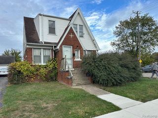 21975 Beechwood Avenue, Eastpointe, MI 48021