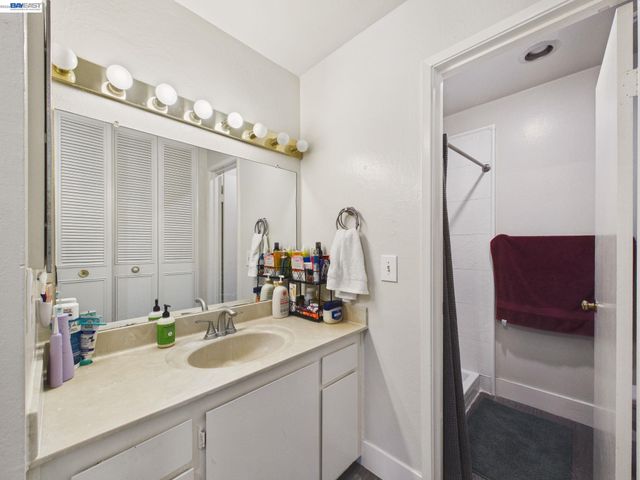 1750 Halford Ave 211, Santa Clara, CA 95051