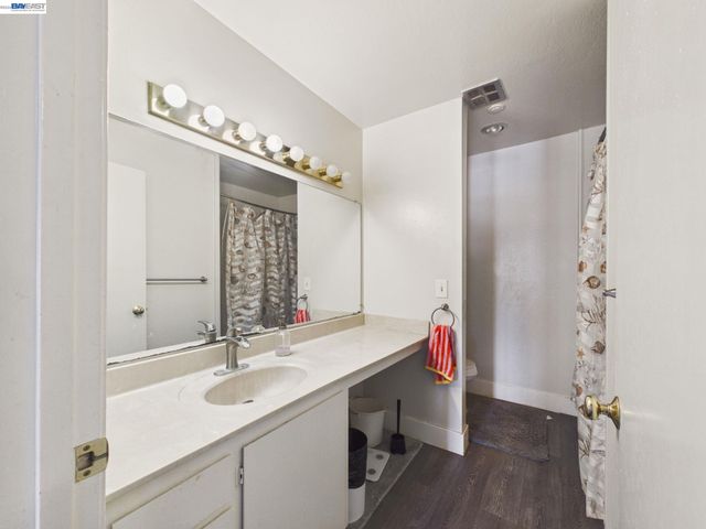 1750 Halford Ave 211, Santa Clara, CA 95051