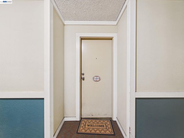 1750 Halford Ave 211, Santa Clara, CA 95051