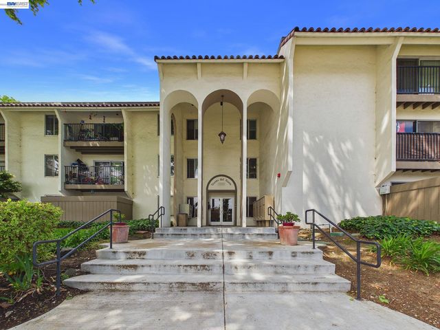 1750 Halford Ave 211, Santa Clara, CA 95051
