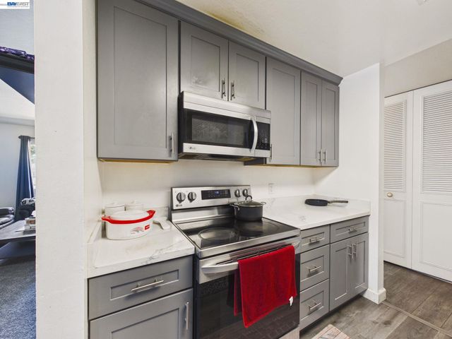 1750 Halford Ave 211, Santa Clara, CA 95051