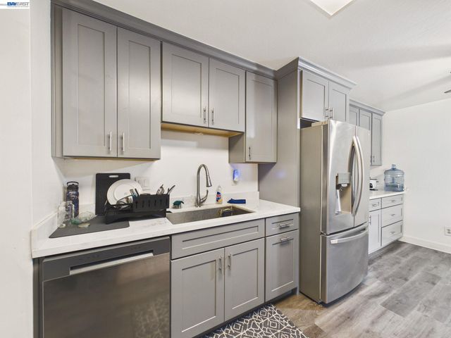 1750 Halford Ave 211, Santa Clara, CA 95051