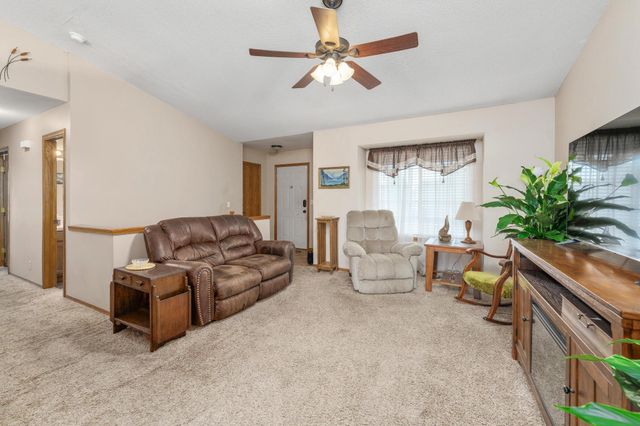 1764 N Myers Cir, Mulvane, KS 67110