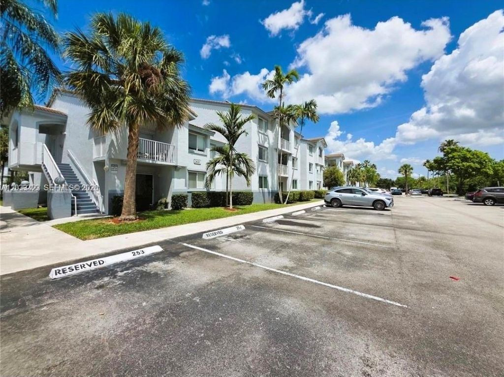 2600 S University Drive 229, Davie, FL 33328