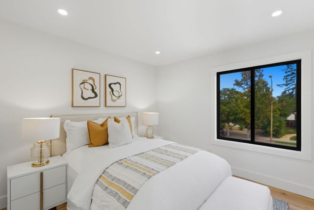 2766 Carolina Avenue, Redwood City, CA 94061