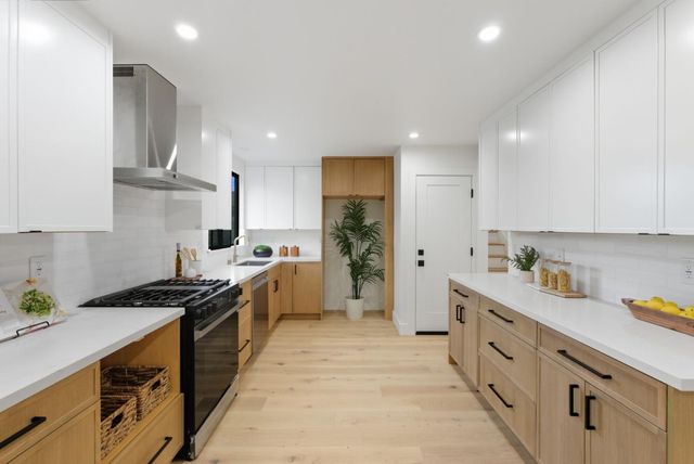 2766 Carolina Avenue, Redwood City, CA 94061