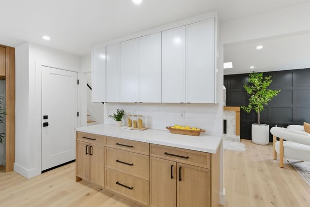 2766 Carolina Avenue, Redwood City, CA 94061