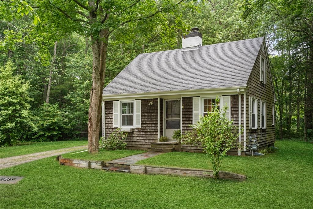 9 Captains Lane, Mattapoisett, MA 02739