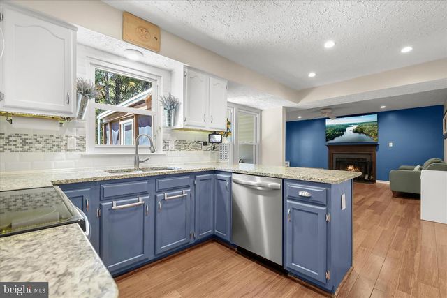 9533 RED APPLE LN, Columbia, MD 21046