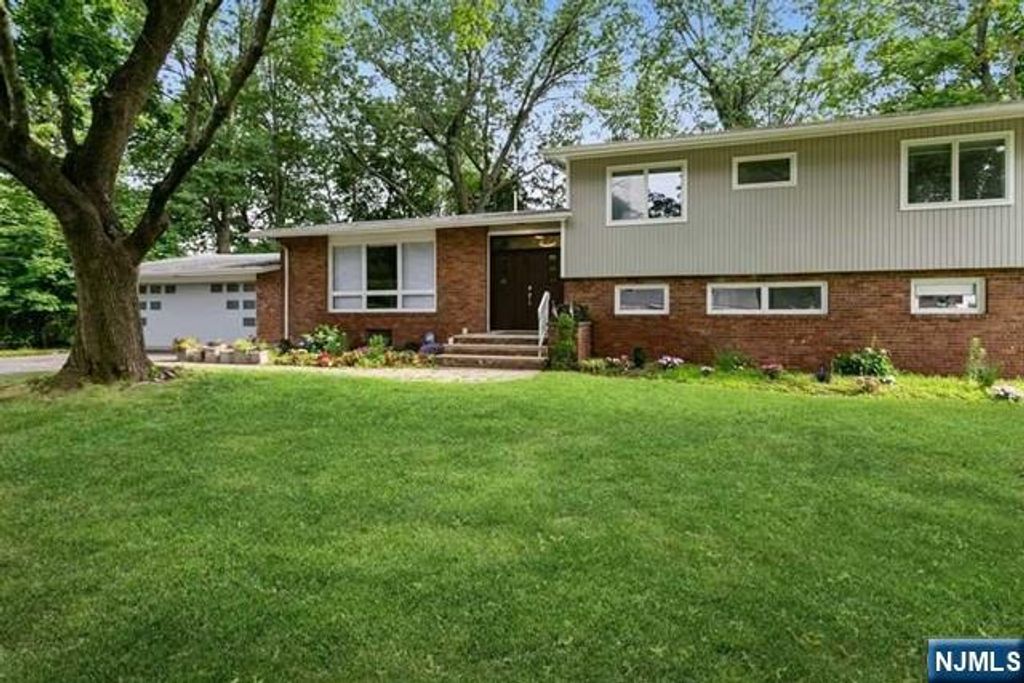2 Monument Place, Cresskill, NJ 07626