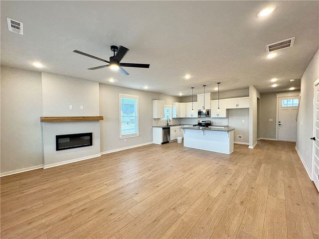 5900 SW Chiefs Avenue, Bentonville, AR 72713