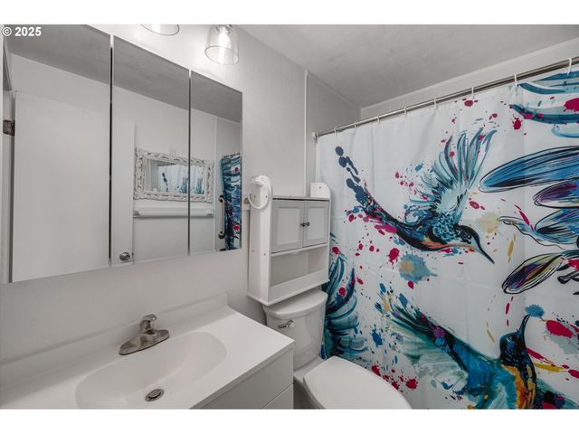159 Sw FLORENCE Ave C15, Gresham, OR 97080