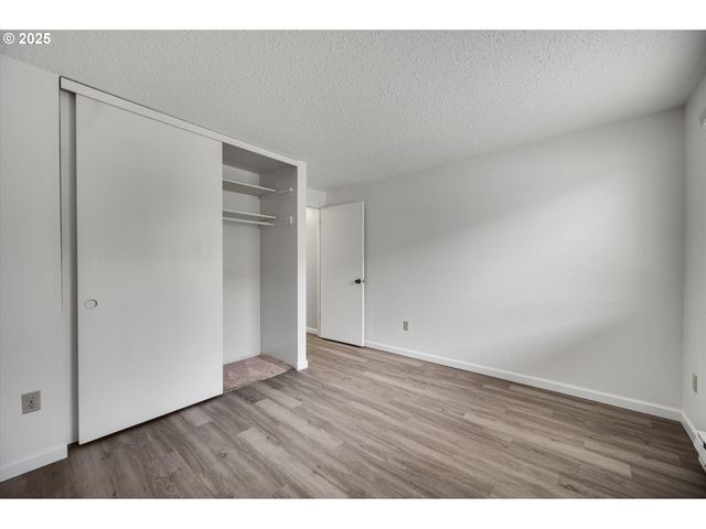 159 Sw FLORENCE Ave C15, Gresham, OR 97080
