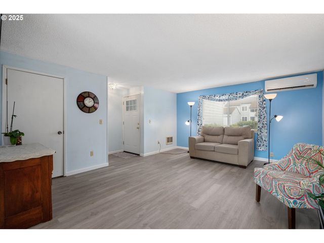 159 Sw FLORENCE Ave C15, Gresham, OR 97080