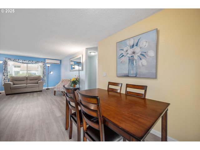 159 Sw FLORENCE Ave C15, Gresham, OR 97080