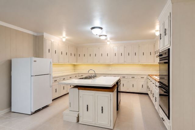 5014 Chaffin Dr, Nashville, TN 37221