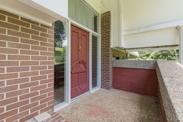 5014 Chaffin Dr, Nashville, TN 37221