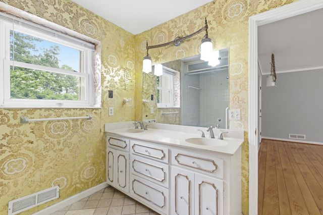 5014 Chaffin Dr, Nashville, TN 37221